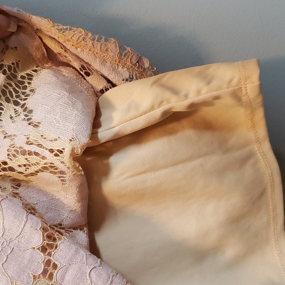 Monteau NWT Floral Lace Ruffle Cap Sleeve Lined Top, Small - Picture 5 of 7